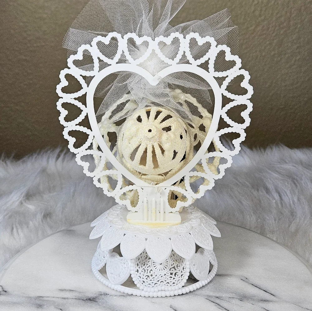 Vintage NIB Wedding Cake Topper Wilton Hong Kong Glitter Bell Bride Groom